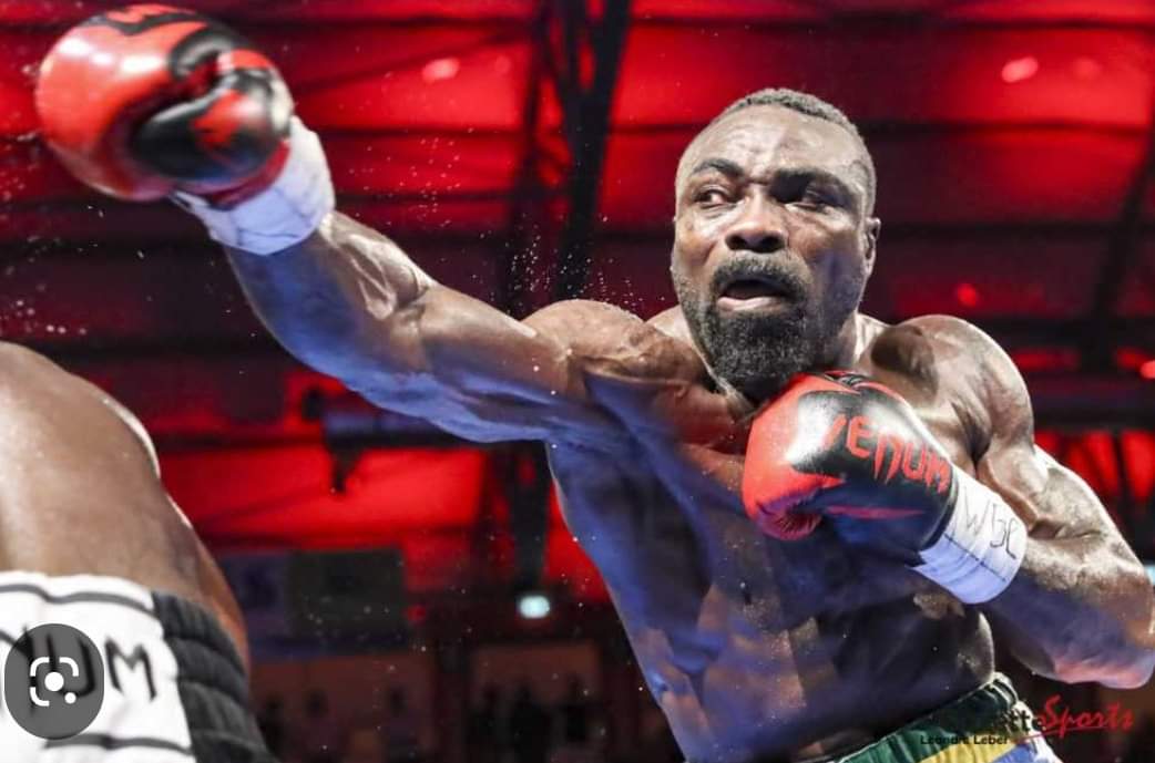 Gabon/ Surchauffé, le Boxeur international Taylor Mabicka agresse un journaliste.