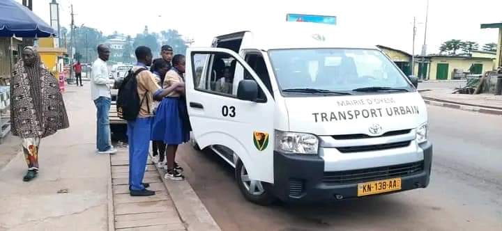 Mise en circulation des mini-bus à Oyem : un nouveau souffle pour les transports en commun
