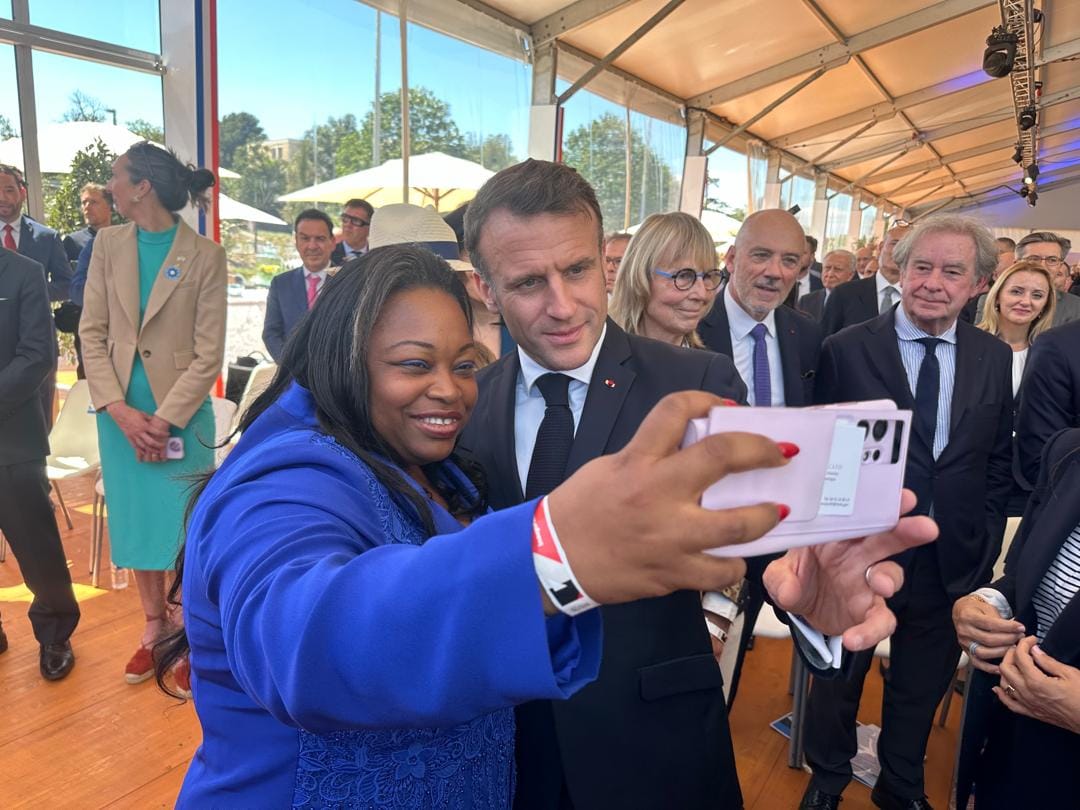 Un hommage à l’engagement : le président Emmanuel Macron soutient le prix les Margaret