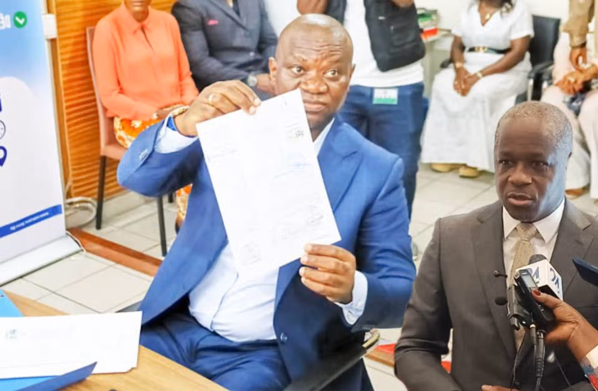 Fraude électorale : Oligui déjoue le plan des fraudeurs et ridiculise son ministre en pleine lumière